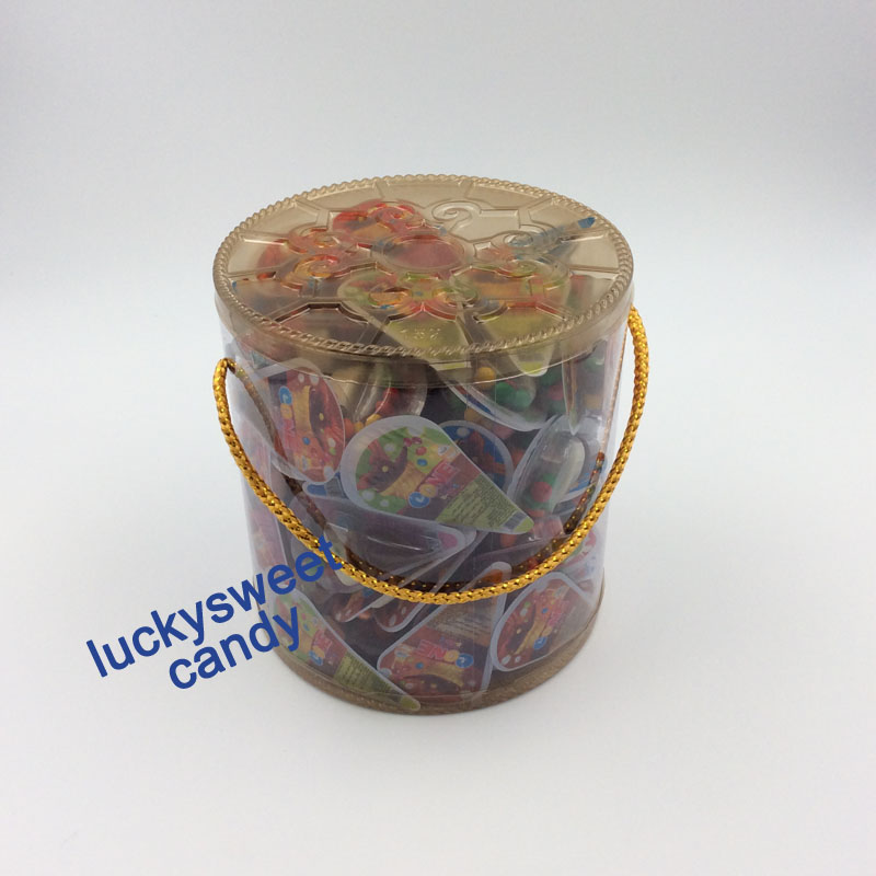巧克力醬拼巧克力豆冰淇淋